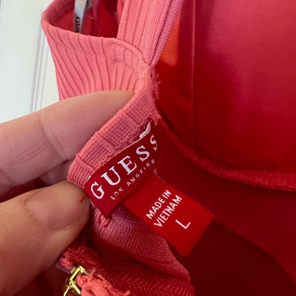 Short dress, Guess, Size L but runs just a bit small (I am mostly an M) - Picture 4 of 4